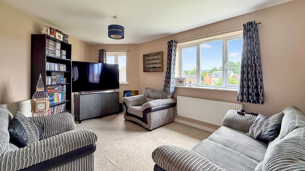 Property photo 2 of 9 Open Plan Living Accommodation