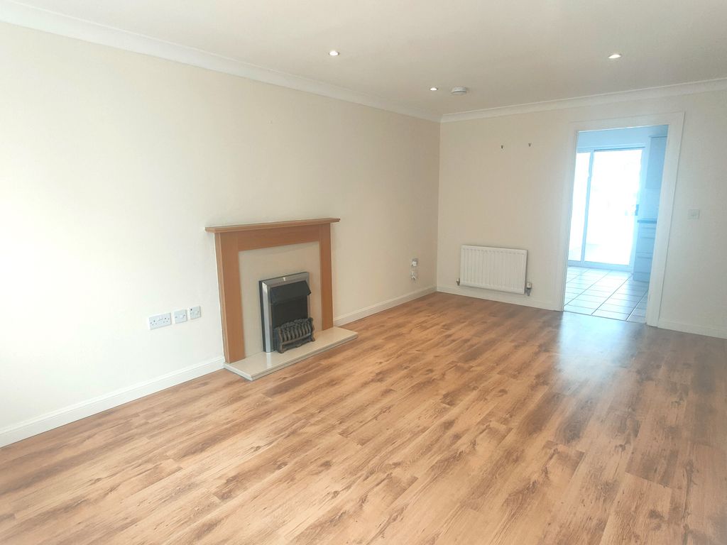 Property photo 2 of 16 Image