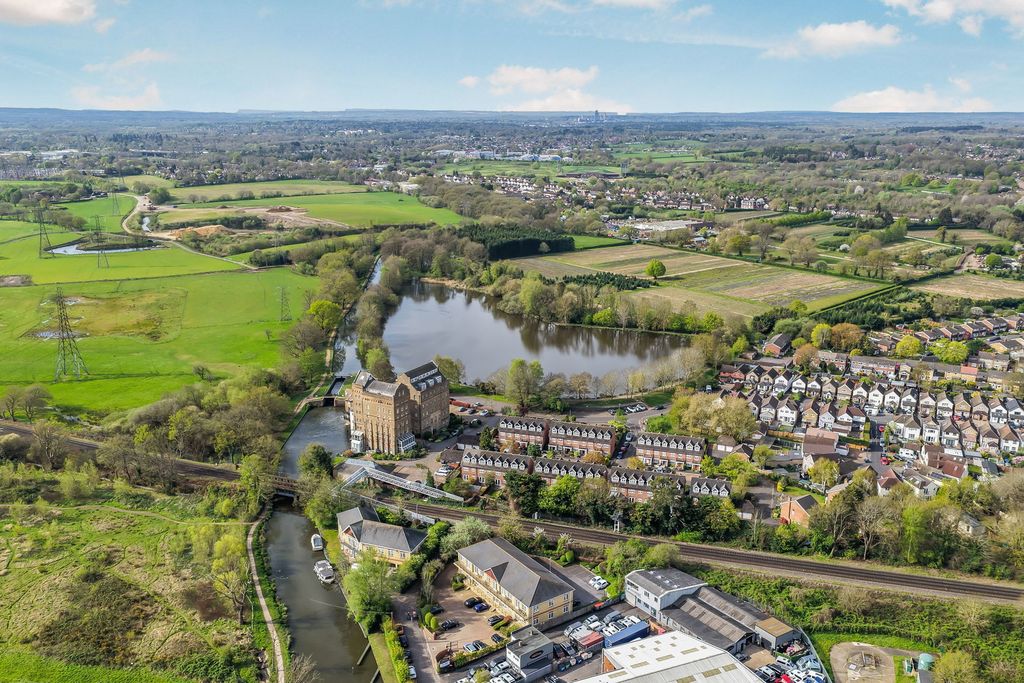 Property photo 3 of 14