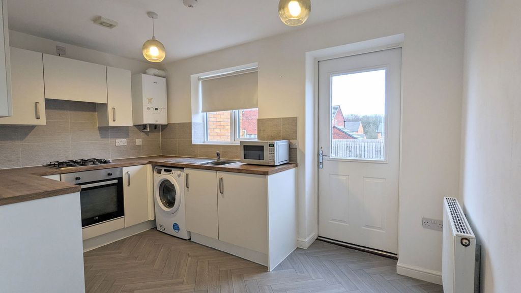 Property photo 2 of 19