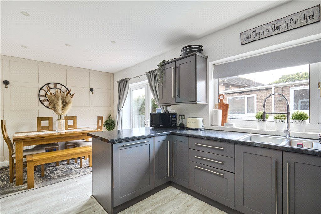 Property photo 2 of 19 Dining Kitchen