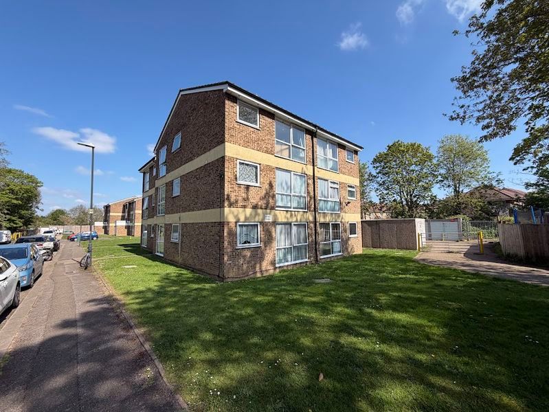 Property photo 1 of 8 Photo 8