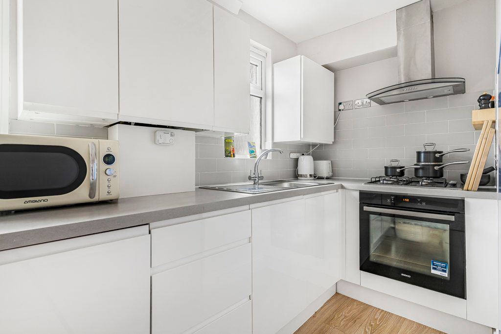 Property photo 3 of 15 Kitchen