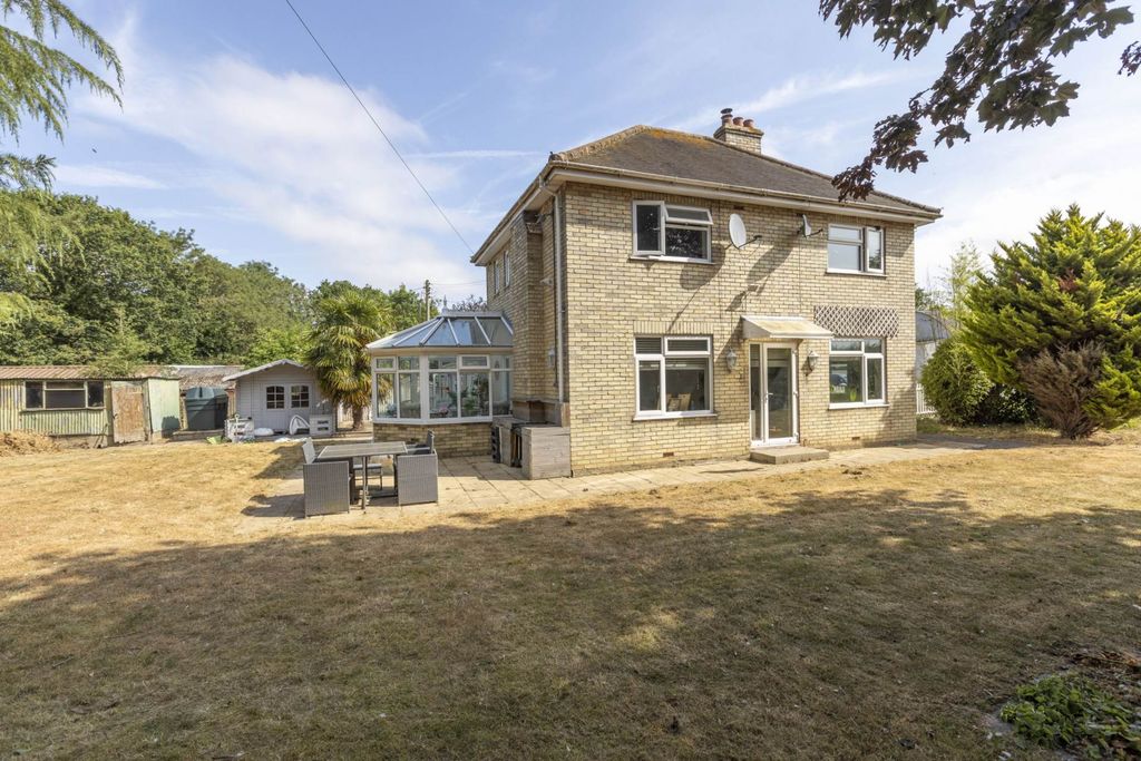 Property photo 1 of 28