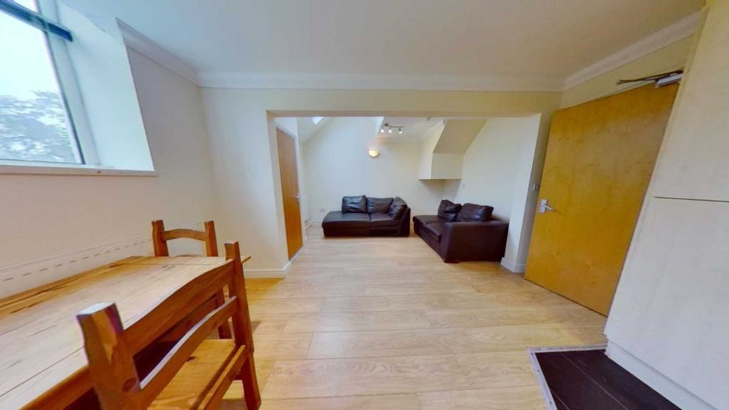 Property photo 1 of 35