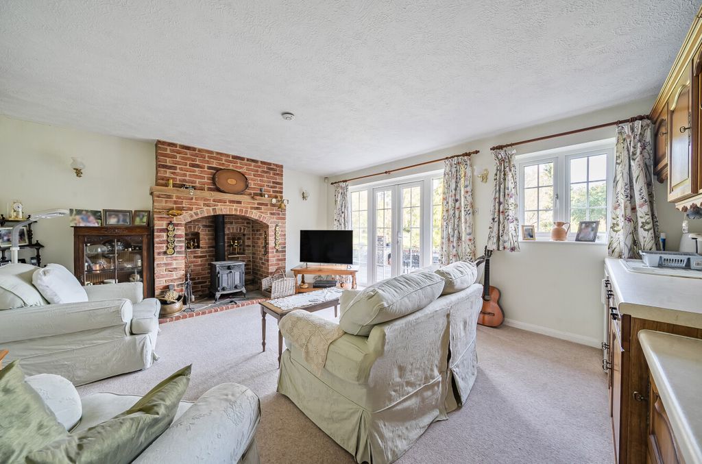 Property photo 2 of 22 1353168-10-68cd89...
