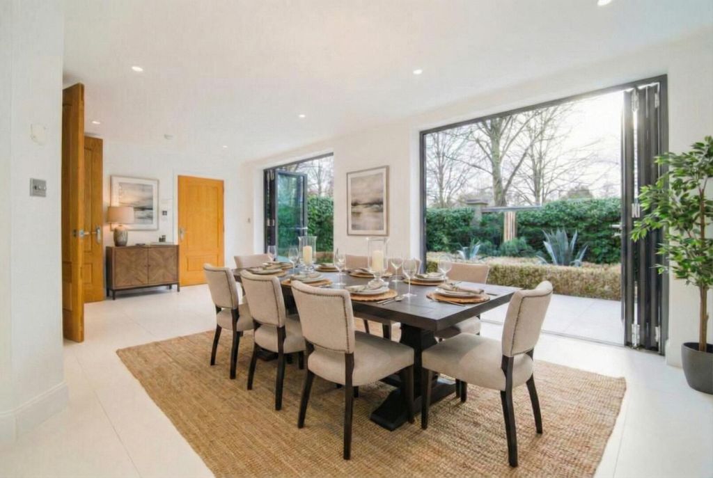 Property photo 3 of 15 Dining Room