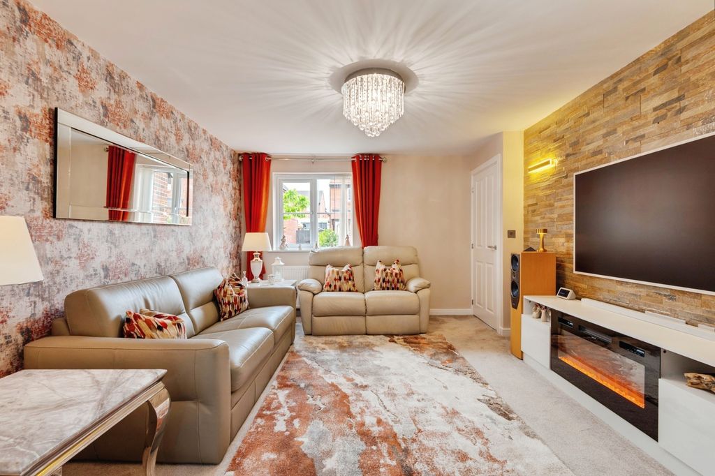 Property photo 3 of 24 Pbox-Img.Jpg