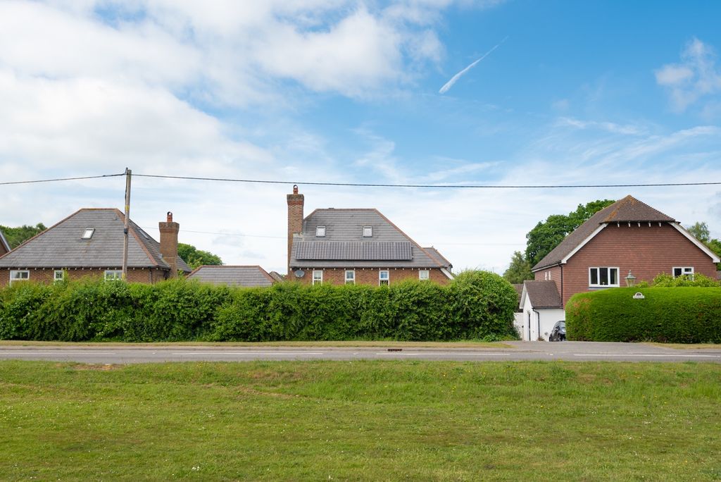 Property photo 2 of 31 4174677
