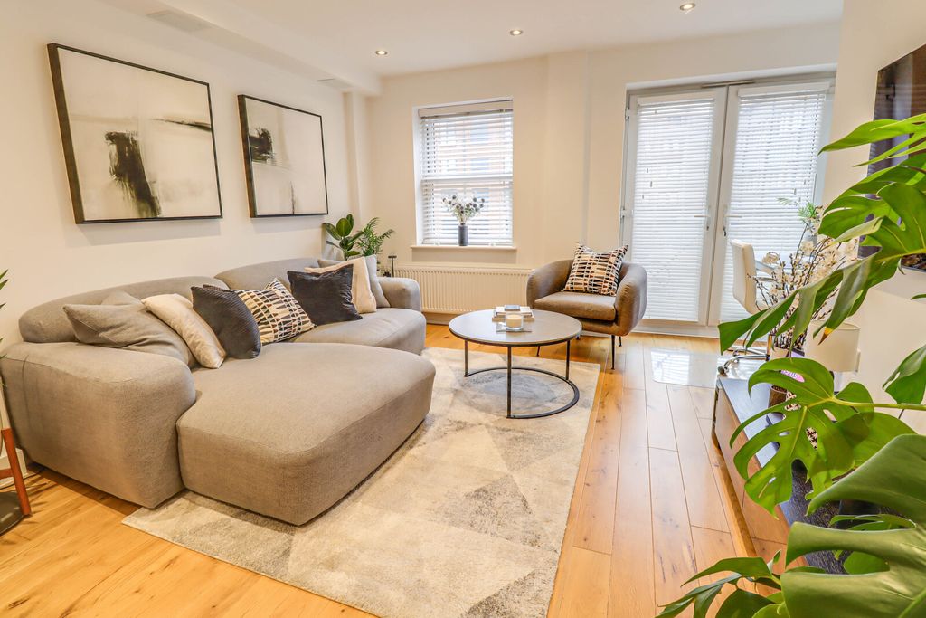 Property photo 2 of 18 Picture No. 01