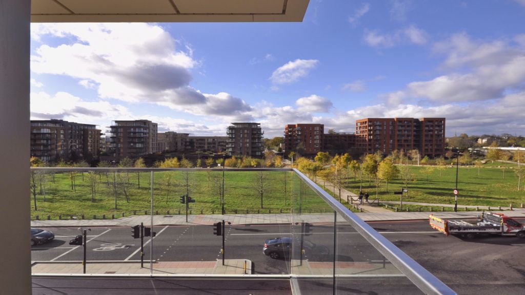 Property photo 3 of 10 Photo 01