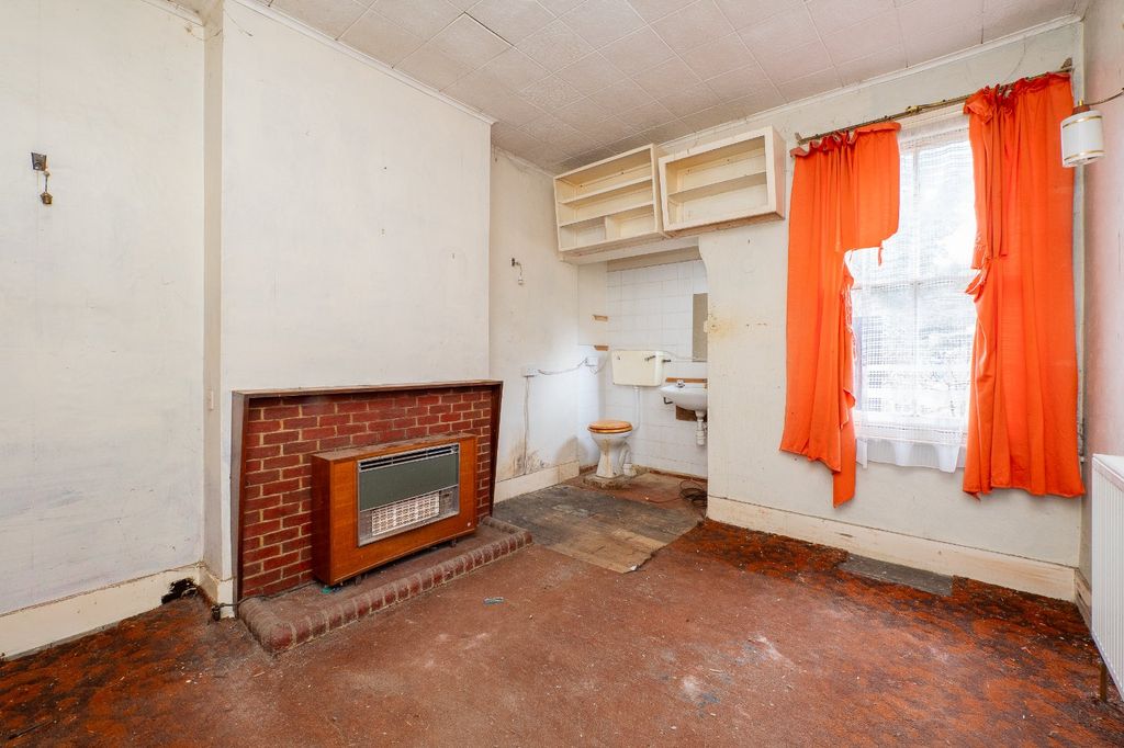 Property photo 3 of 25 Picture No. 06