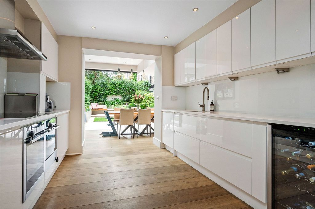 Property photo 3 of 16 Kitchen