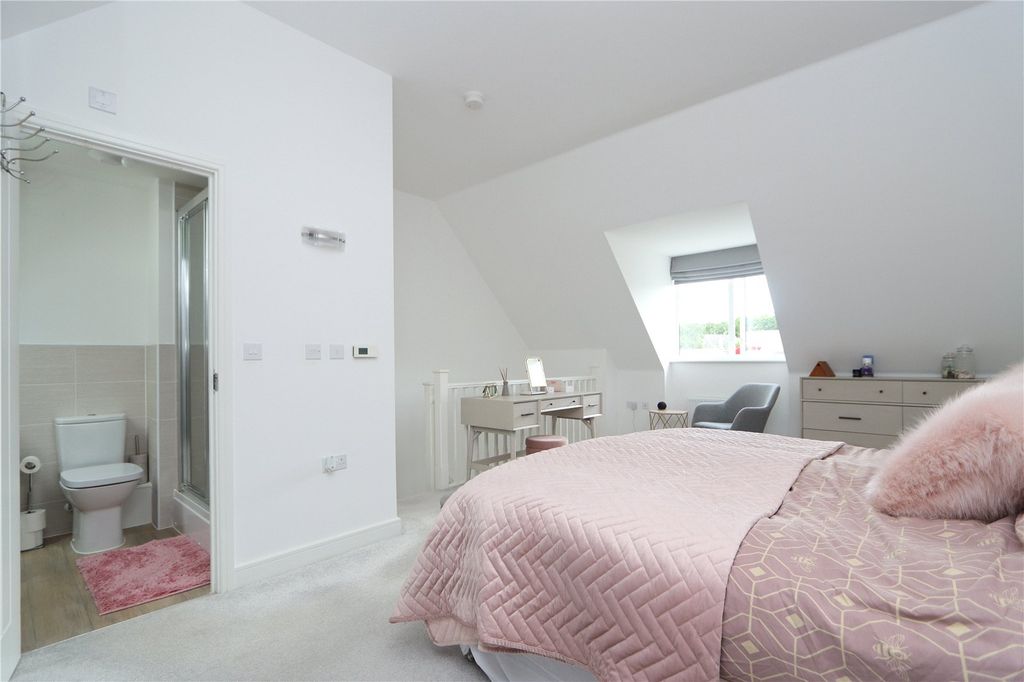 Property photo 2 of 22 Picture No. 09