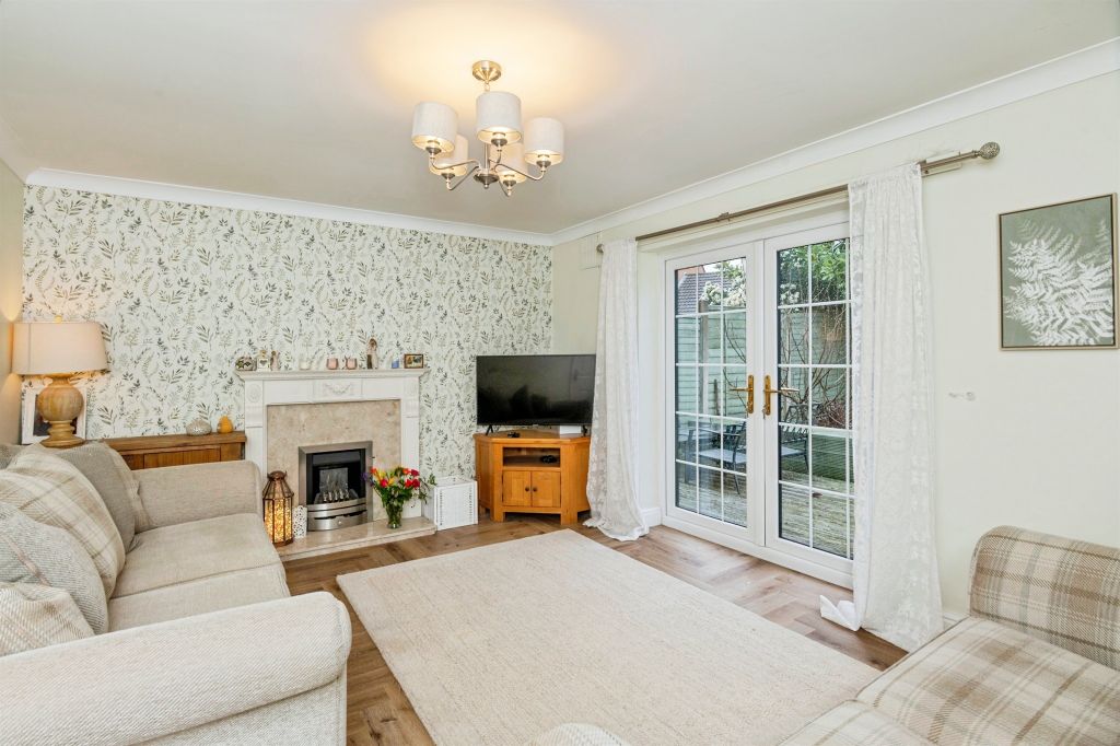 Property photo 2 of 20