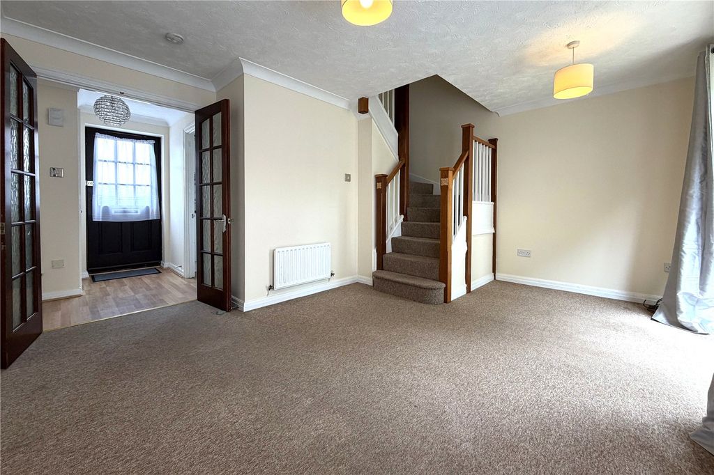 Property photo 2 of 7 Living