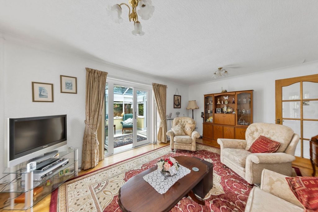 Property photo 2 of 18