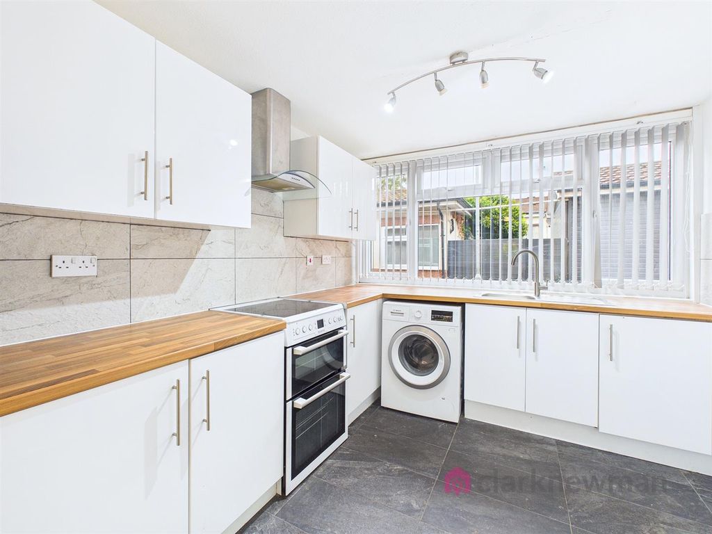 Property photo 2 of 13 Kitchen