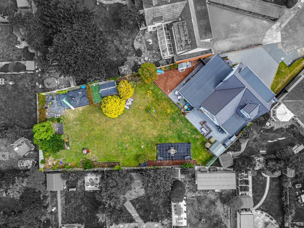 Property photo 3 of 35