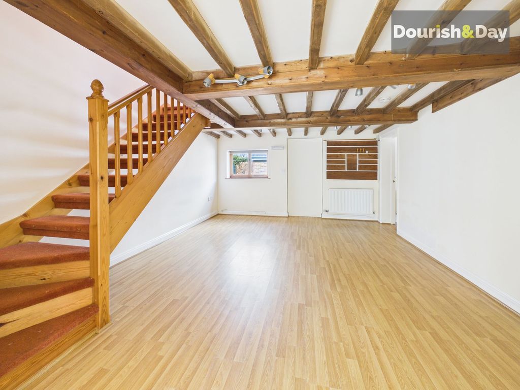 Property photo 3 of 28