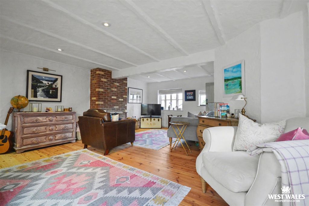 Property photo 2 of 26 Living Room