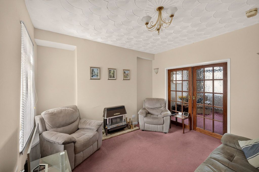 Property photo 3 of 22