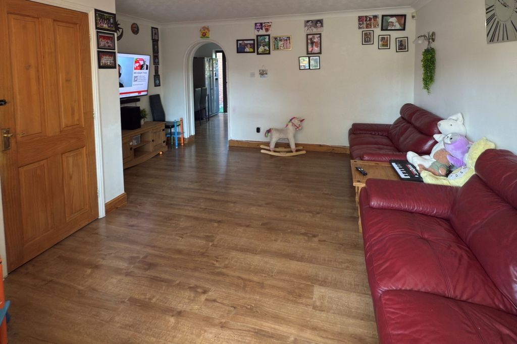 Property photo 2 of 18 Wedgewood 56