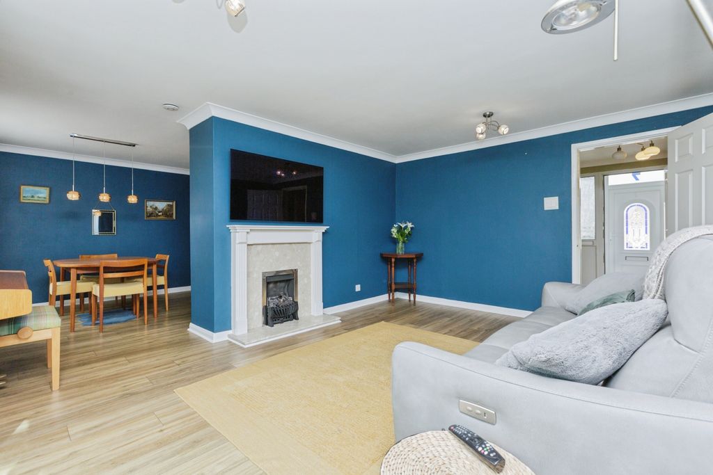 Property photo 3 of 15 Living Room