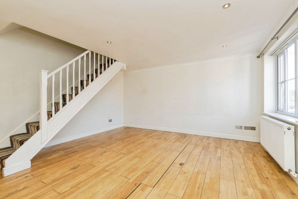 Property photo 3 of 15 Pbox-Img.Jpg