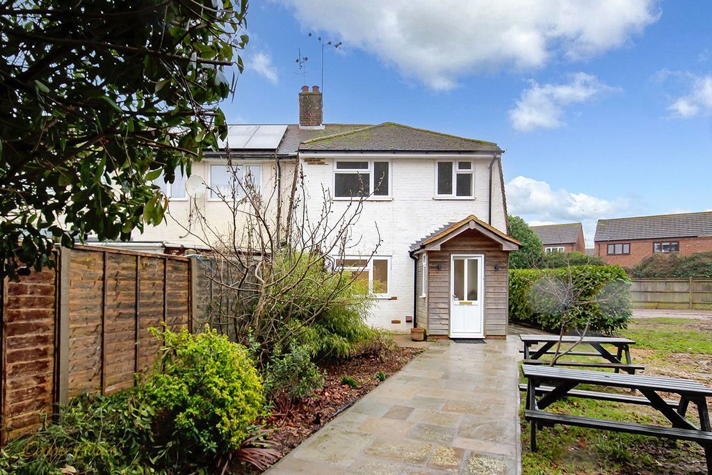 Property photo 1 of 10 Outside