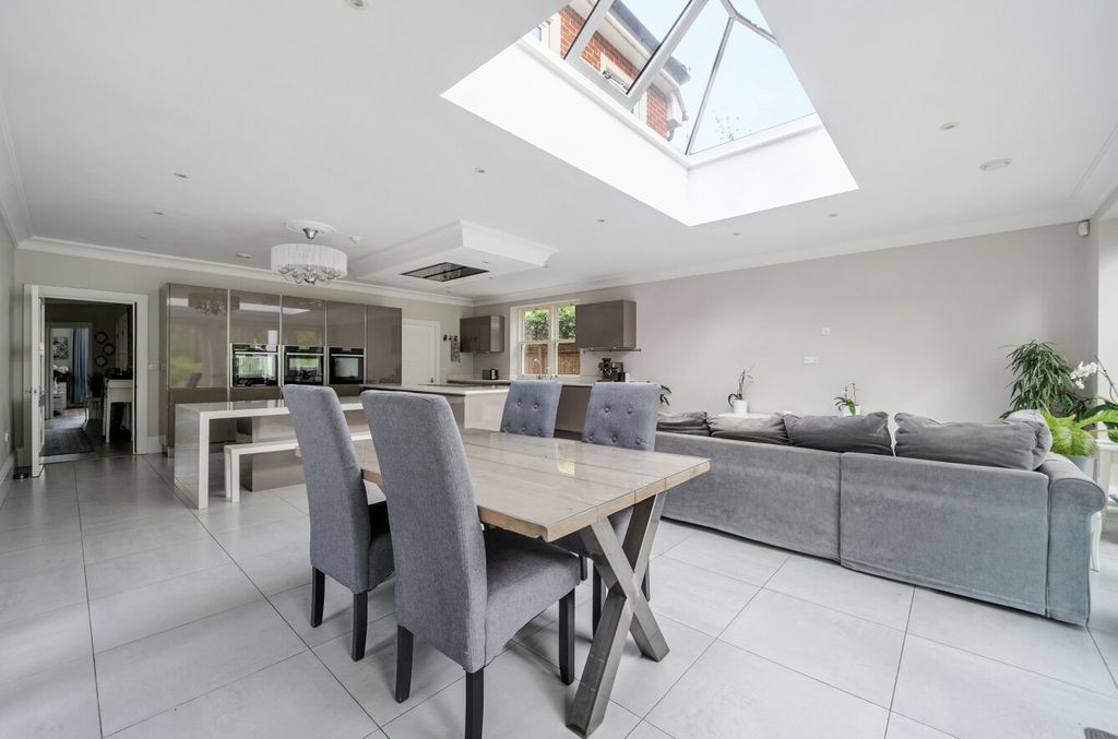 Additional image 8 of 6 bed detached house for saleWaterloo Road, Crowthorne, Berkshire RG45
