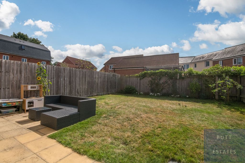 Property photo 2 of 11