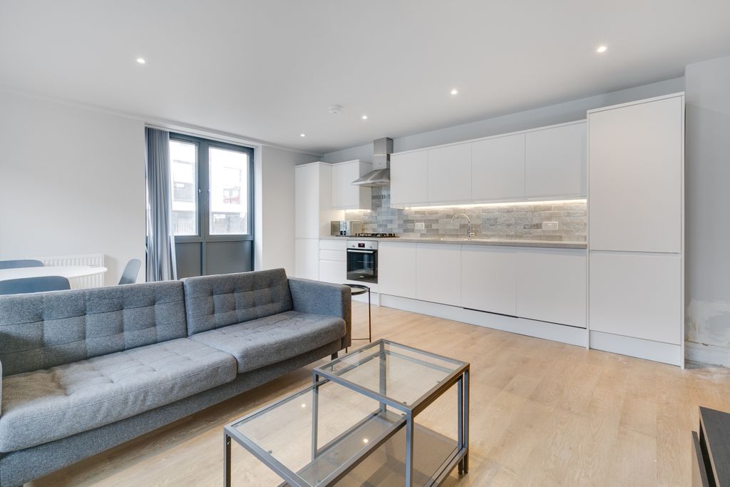 Property photo 3 of 14 Rotherhithe