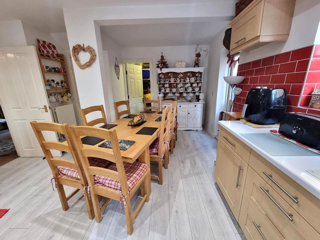 Property photo 3 of 21 Kitchen- Breakfast Room