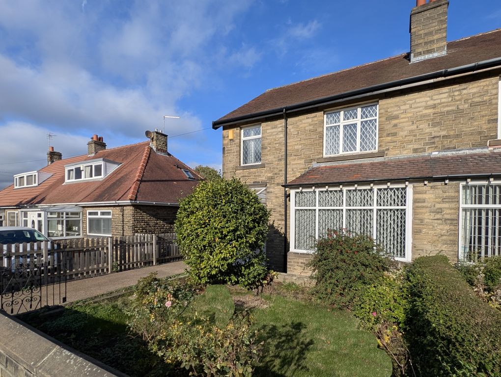 Property photo 2 of 21 Halifax Road Ewemove Brighouse (4)