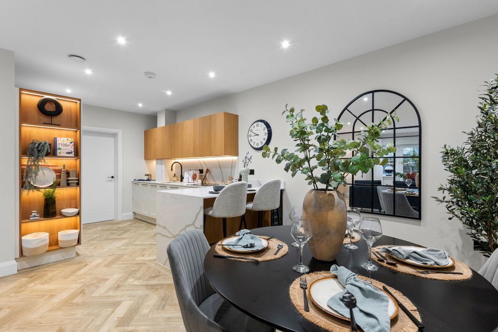 Property photo 3 of 37