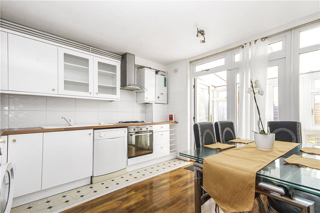 Property photo 2 of 18 Kitchen