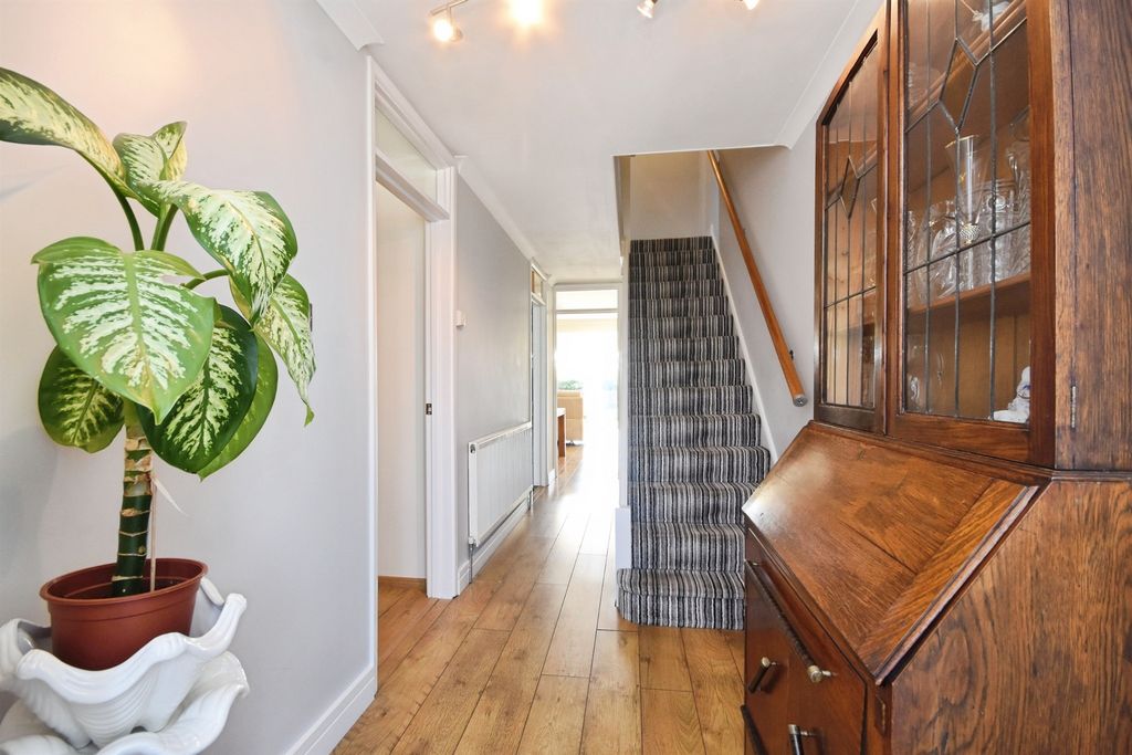 Property photo 2 of 24