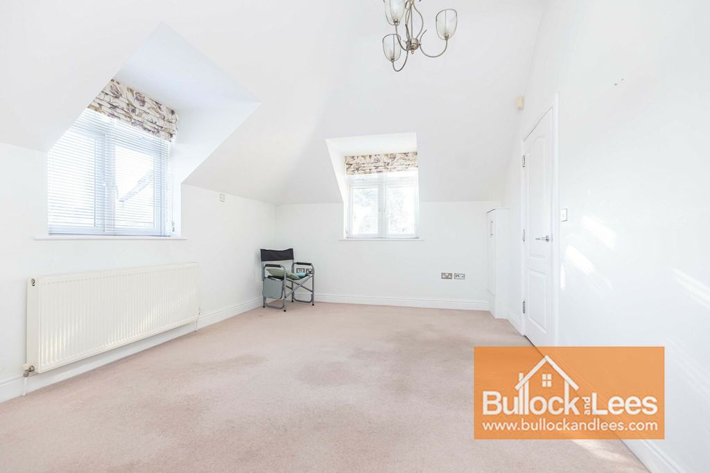 Property photo 3 of 19