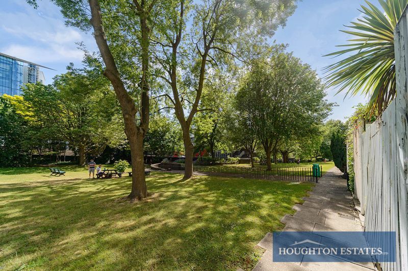 Property photo 3 of 10 Photo 4