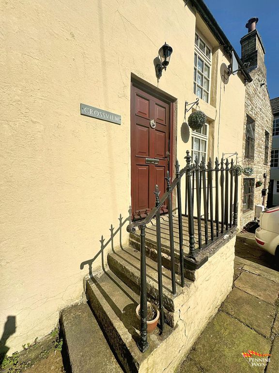 Property photo 2 of 18