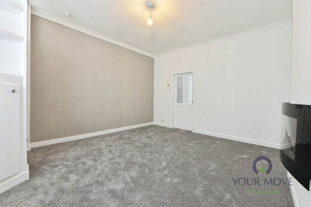 Property photo 3 of 9 Pbox-Img.Jpg