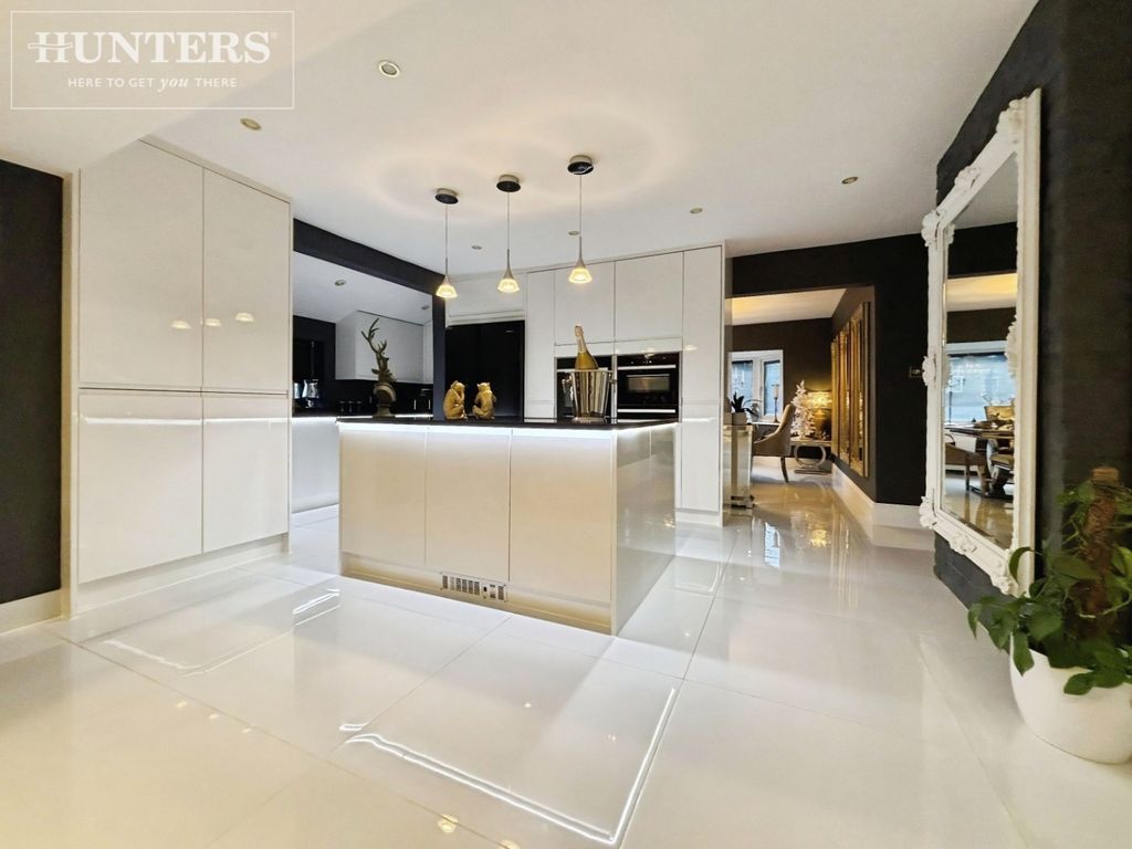 Property photo 2 of 16 Pbox-Img.Jpg