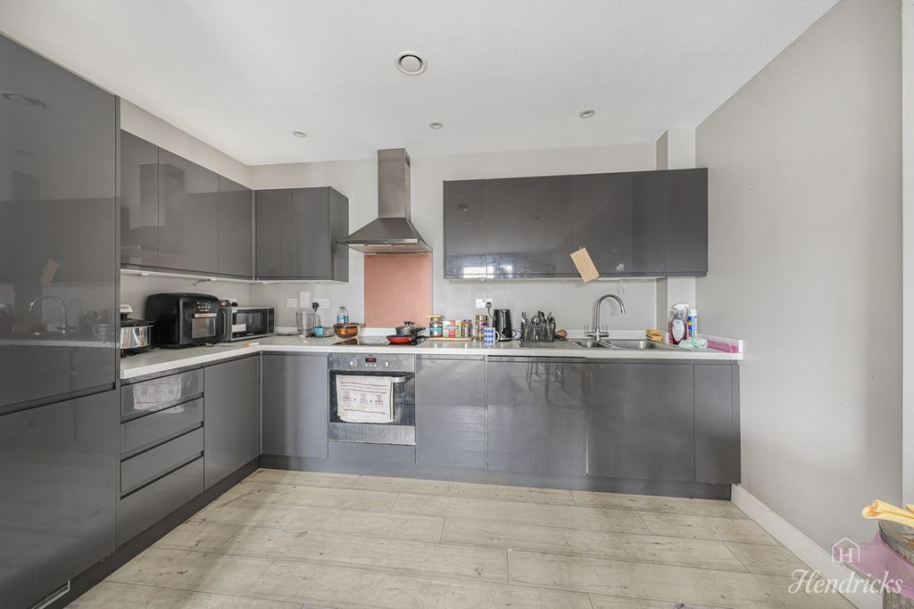 Property photo 2 of 22