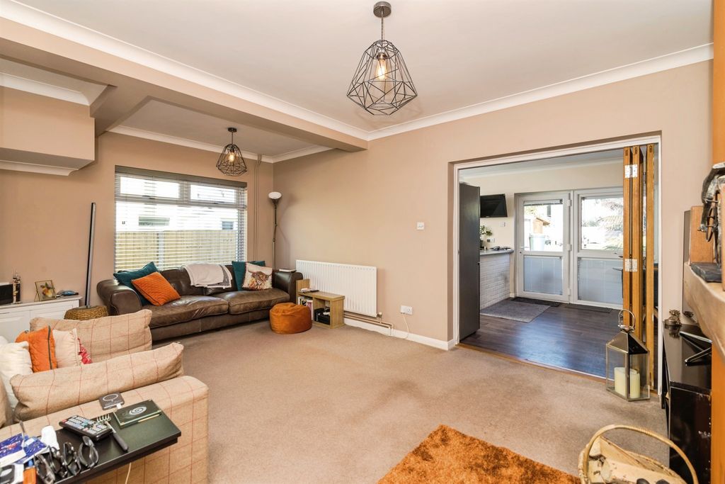 Property photo 2 of 19