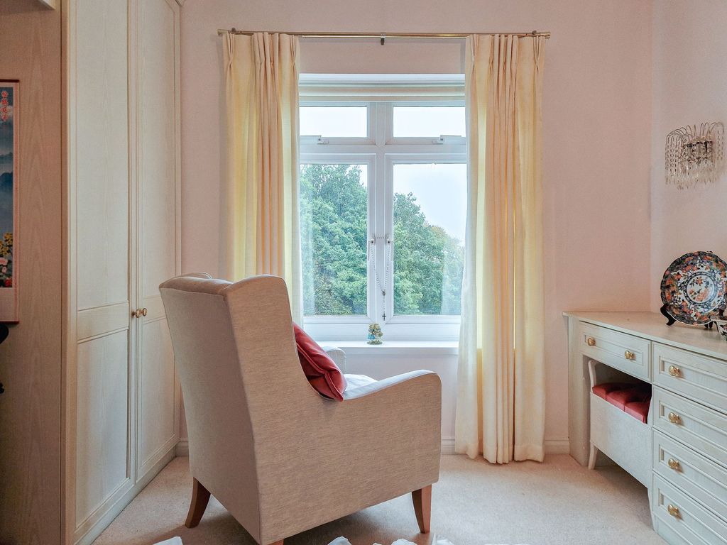 Additional image 12 of 2 bed flat for sale29 Oaklands Manor, St Saviour JE2