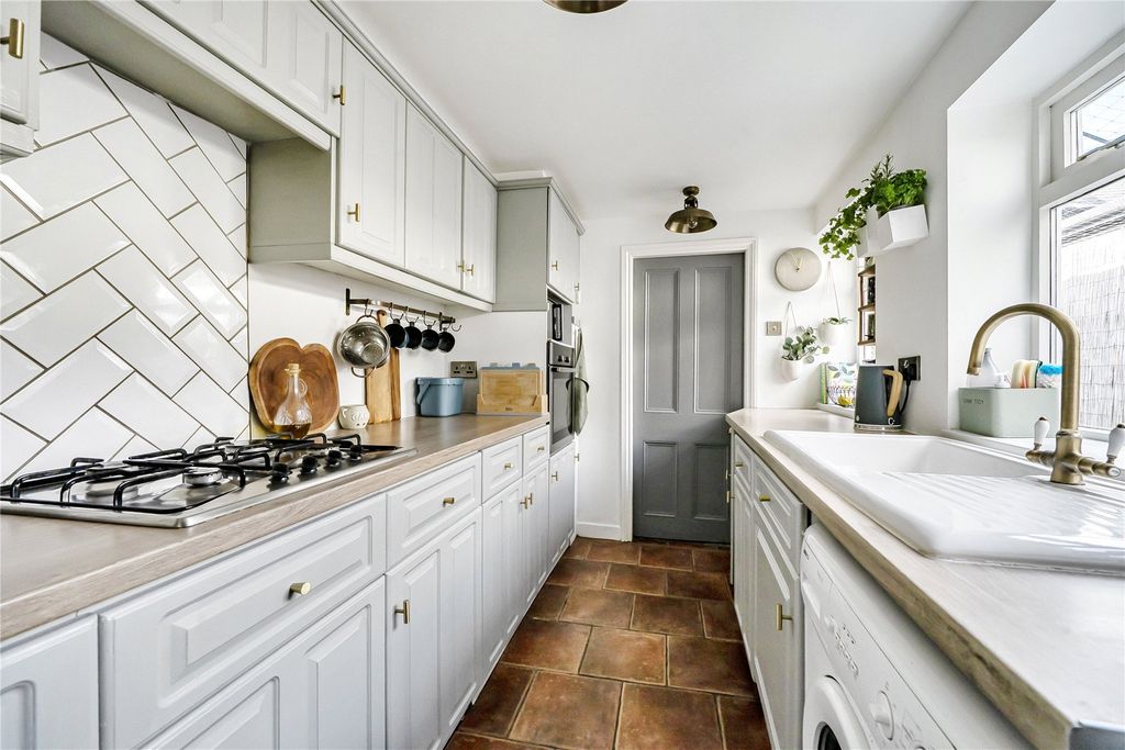 Property photo 2 of 14 Picture No. 13