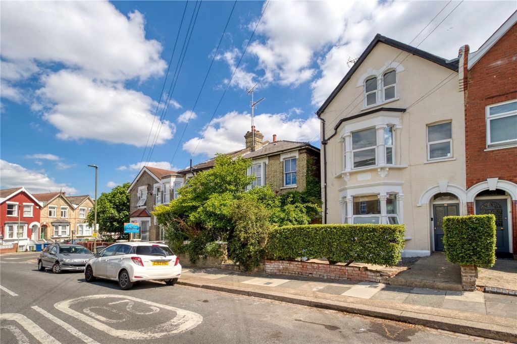 Property photo 2 of 17