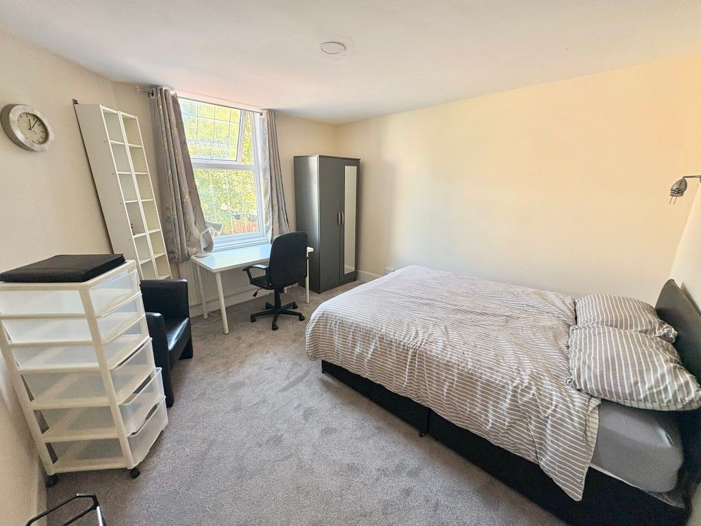 Property photo 2 of 6