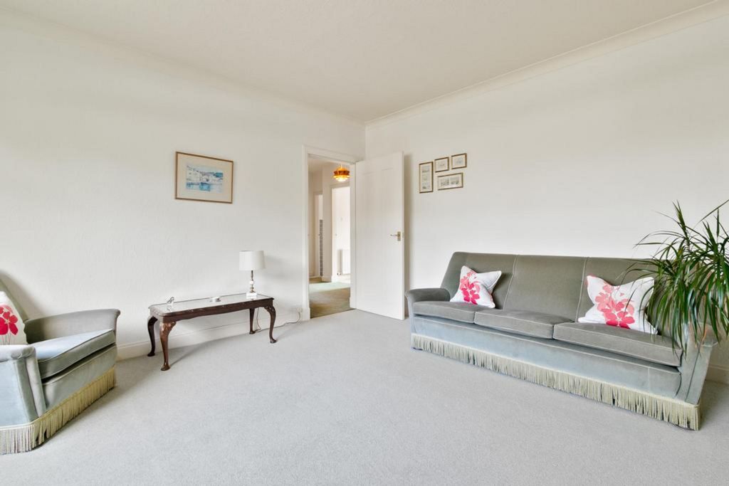 Property photo 3 of 32